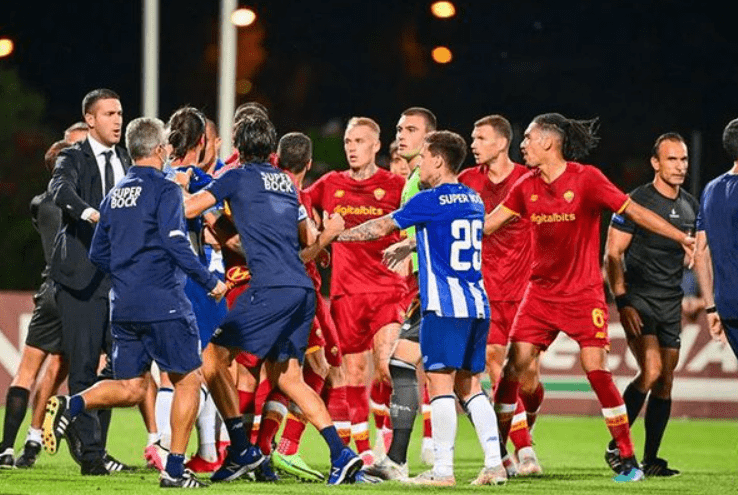 包含赛前突围战来临；罗马围绕意大利杯回应争议；媒体盛赞；医务组通报恢复的词条