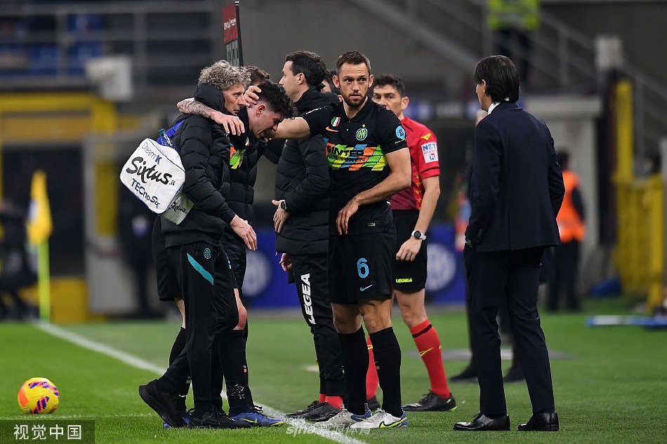 包含赛前突围战来临；罗马围绕意大利杯回应争议；媒体盛赞；医务组通报恢复的词条